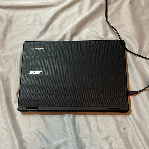 Acer Chromebook Tablet w/Charger - Picture 3 of 5